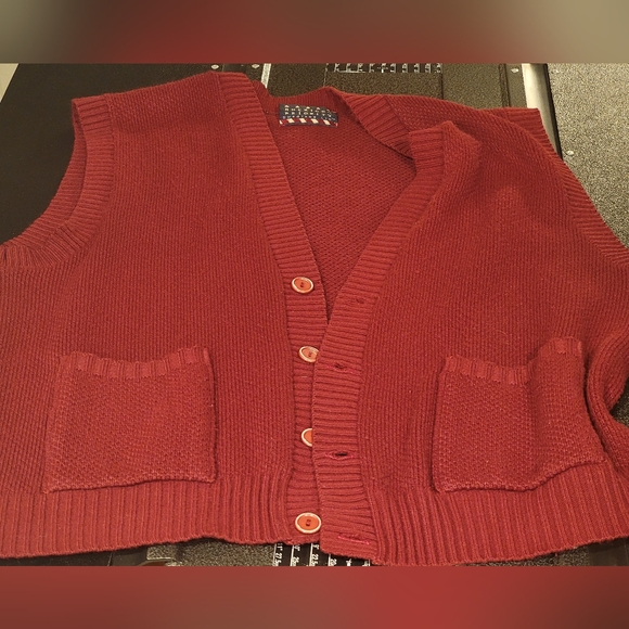 American Priority Sweaters LTD Vest - Picture 2 of 8